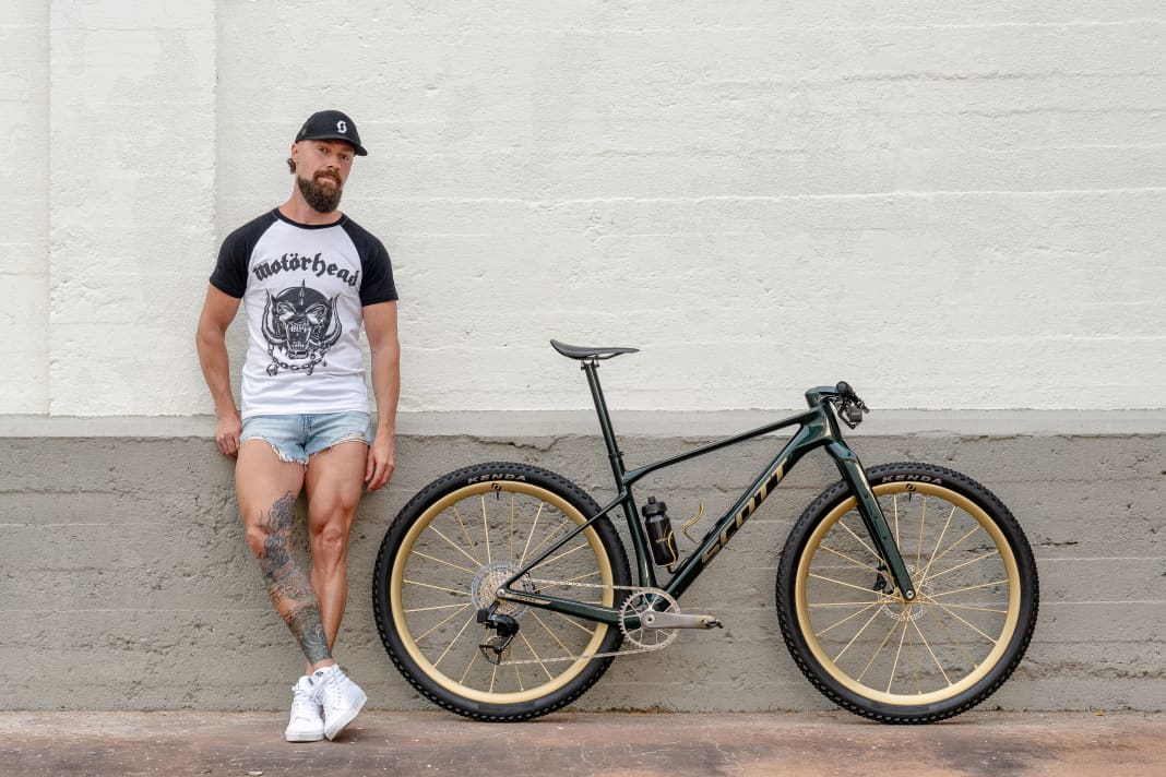 Gustav Gullholm aka Dangerholm presents his Super Gravel and says, ...