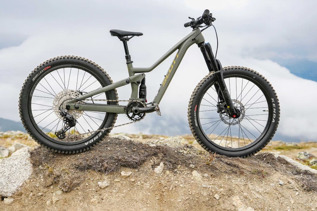 The children's Ransom is as stylish as its big brother and grows with an upgrade of the wheels from 24 to 26 inches. The genuine four-bar linkage responds well.