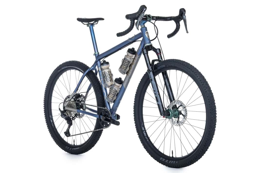 Das Moots Scrambler ist mit zeitlosem Titanrahmen und diversen Gepäck-Optionen gemacht für die ganz große Tour.