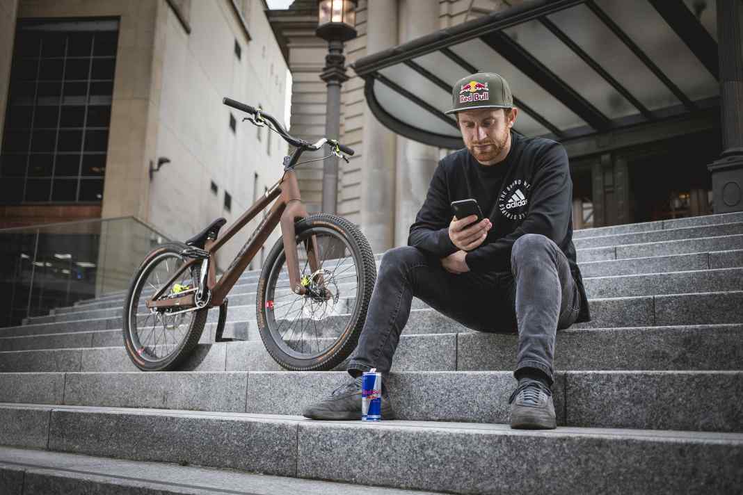 "It really annoys me that I'm constantly swiping on my mobile phone. What a time sink, and most of the stuff I look at is total rubbish," says Danny.