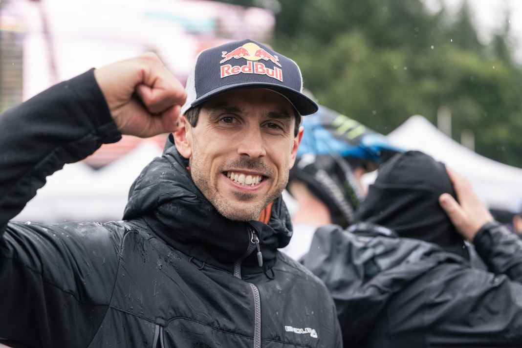 Gee Atherton at the Downhill World Championships in Fort William. "A huge success for Team Atherton: two team riders on the podium."