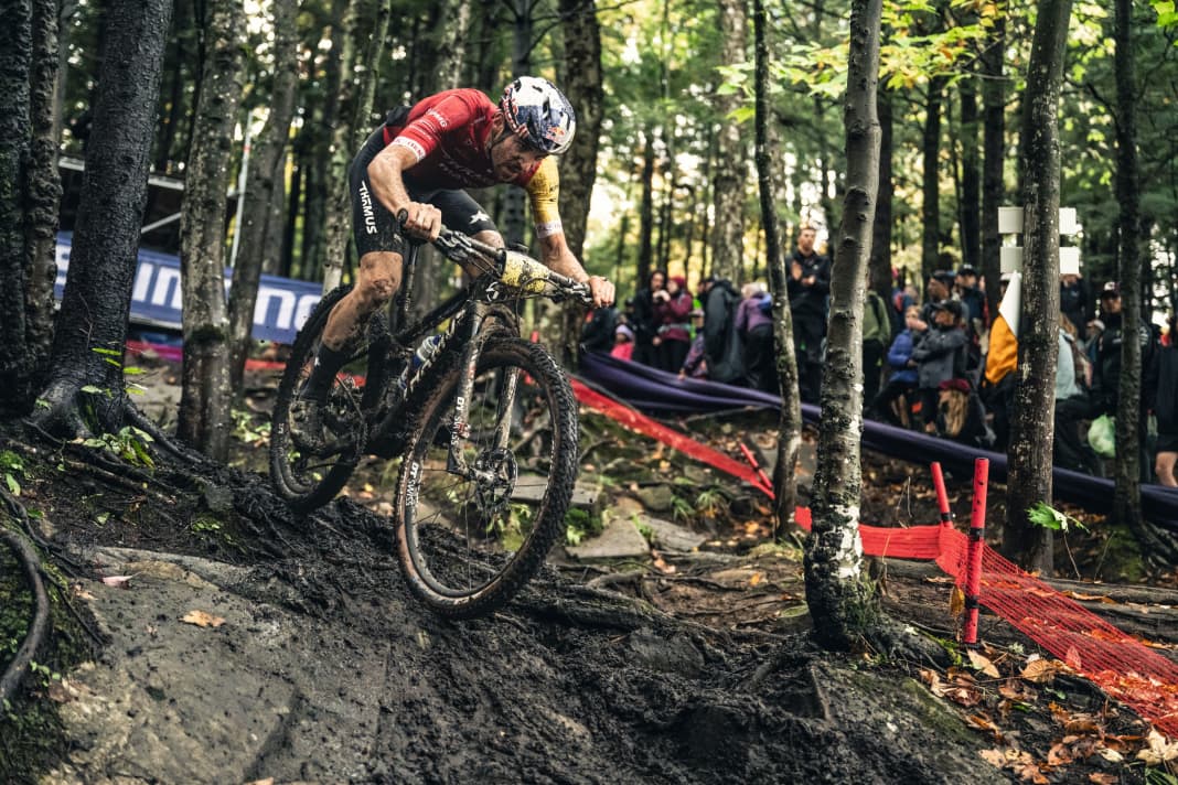 Mud final in Mont Sainte-Anne. Lars Forster in search of grip.