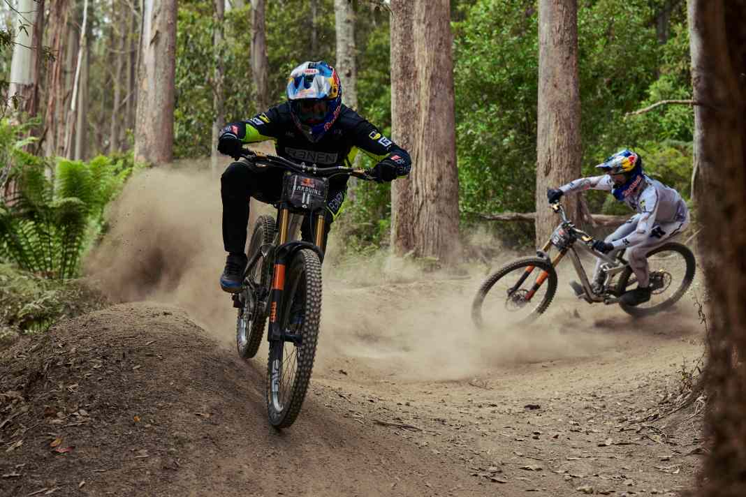 Now together in the team - and favourites for Korea: Aaron Gwin & Asa Vermette.