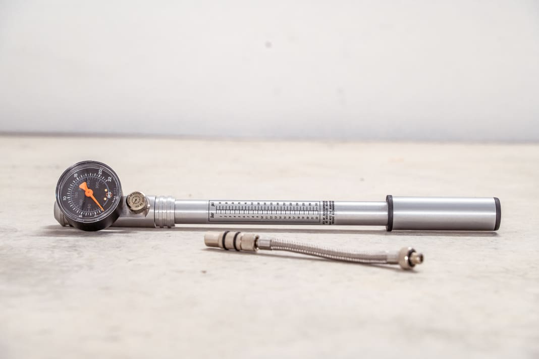 A pound of a pump: The SKS USP is a pure shop tool - Made in Germany