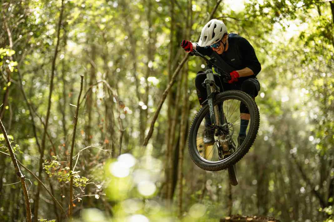 Fahrspaß kann das neue Scott Spark DC 2027. Doch im neuen Trailbike der Schweizer steckt mehr als nur ein Sprungteufel.