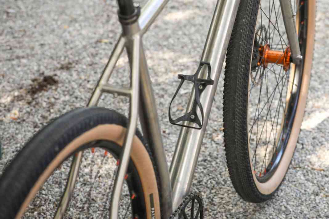 On its delicate titanium frame, the new Specialized Pathfinder’s 29 x 2.2-inch tyres look really wide.