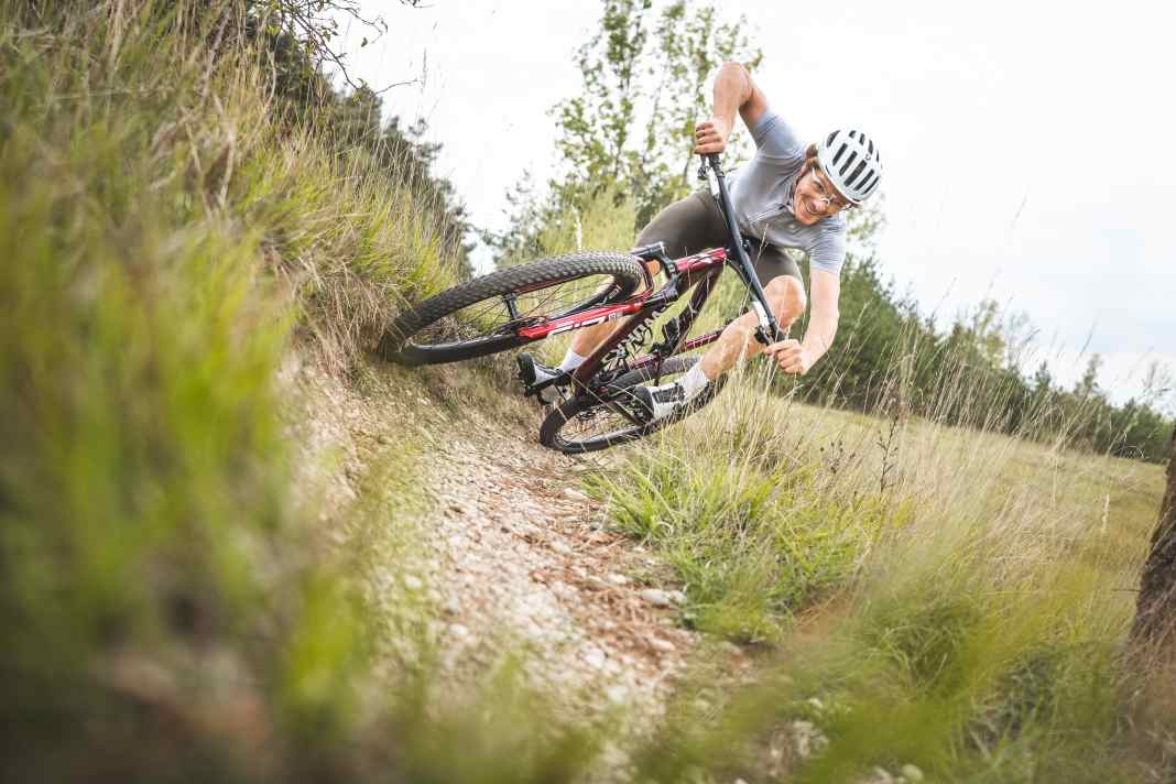 Das Specialized S-Works Epic 9 bricht im Testlabor alle Rekorde und begeistert auch im Praxis-Test.