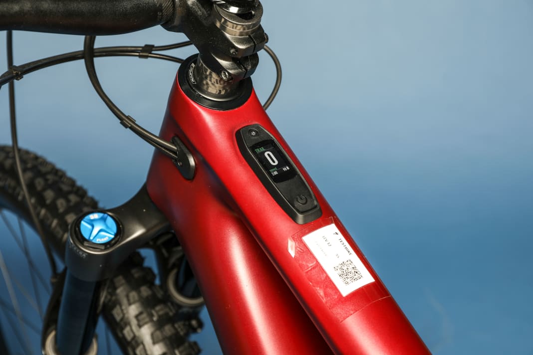 The display on the top tube of the Levo offers a lot of information that is easy to read and well presented.