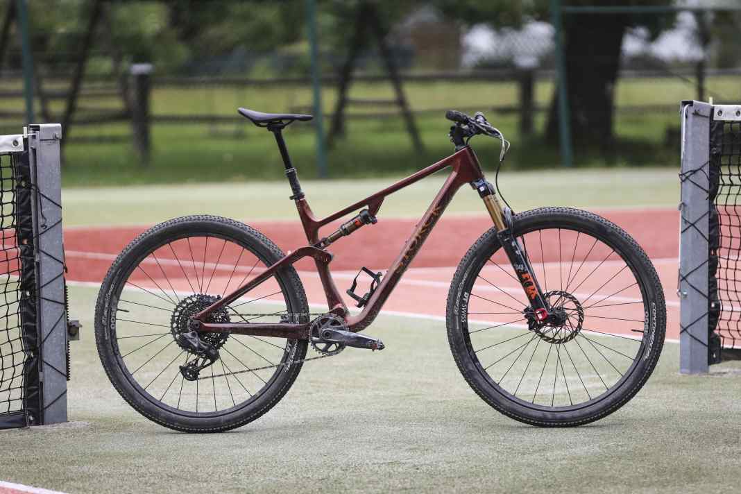 Finally, another modern race bike from Storck! How will the Adrenalin.2 fare in the marathon test?