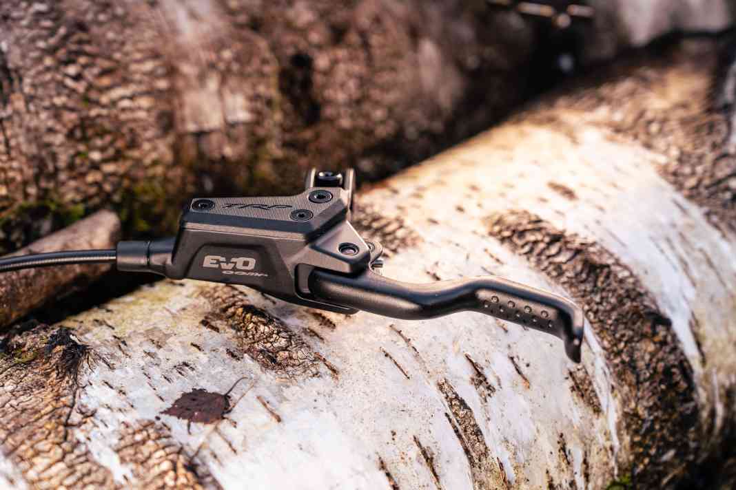 For 170 euros, the TRP Evo Comp marks the entry into the EVO Family.