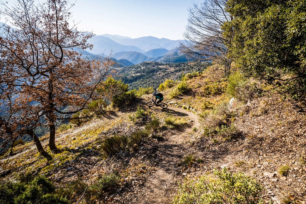 La Crinale offers good conditions almost all year round and is one of the region's more flowing descents.