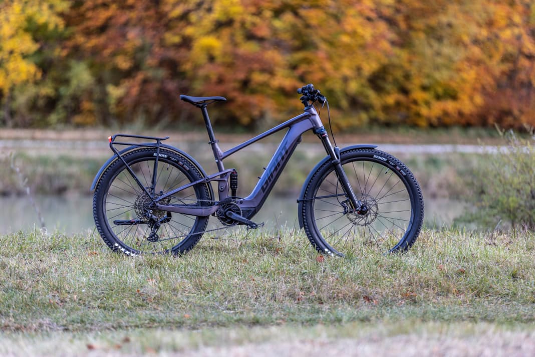 Giant Stance E+ EX: 625 Wh // 140/125 mm // 27.63 kg // 4299 euros.