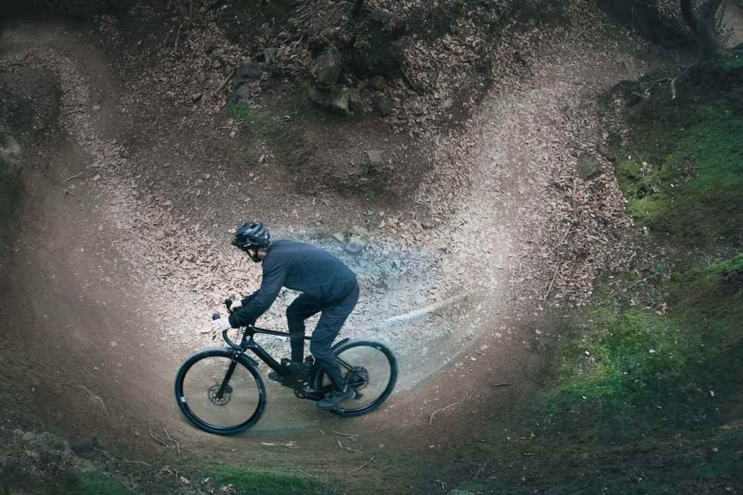 Das YT Szepter Gravelbike ist explizit auf Gelände, Fahrsicherheit und Komfort ausgelegt.