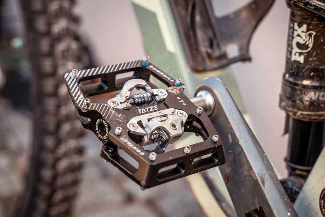 Der österreichische Pedal-Hersteller Tatze konnte uns schon in diversen Tests überzeugen. Nun musst das Contact Downhill Pedal zeigen, ob es mit der namhaften Konkurrenz mithalten kann.