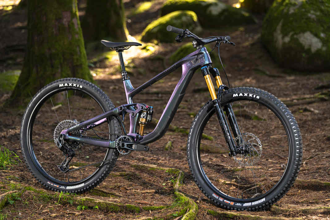 Mit einem komplett neuen Carbon-Rahmenset und einem Maestro-Hinterbausystem mit längerem Federweg sowie noch mehr Einstellmöglichkeiten soll das neue Trance X Advanced leistungsfähiger als je zuvor sein