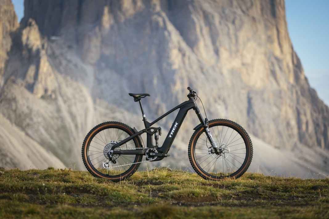 With a new Bosch motor, extra-long range and more suspension travel, the new 5th generation Trek Rail+ is set to conquer high alpine terrain.