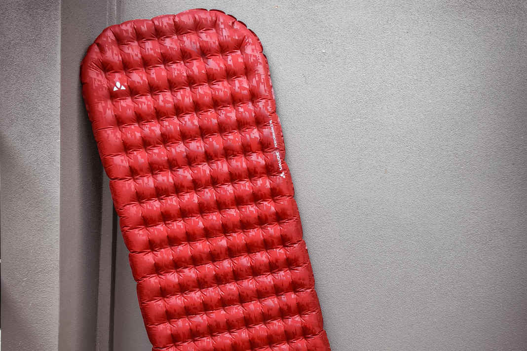 Vaude presents new air mattresses for spring 2026. Bikepackers and overnighters can look forward to high sleeping comfort and low weight.