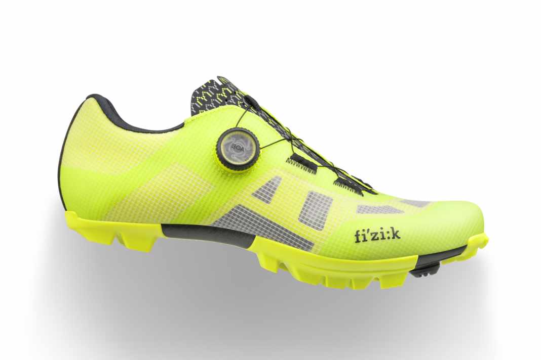 Fizik stellt den Proxy Black Mamba vor, einen Offroad-Rennschuh für Gravel, Cross-Country und Cyclocross