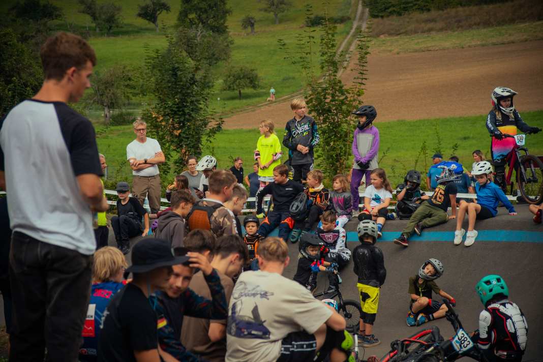 Seit Mai 2022 ist der Pumptrack in Groß-Bieberau bei Darmstadt ein echter Nachwuchsmagnet.