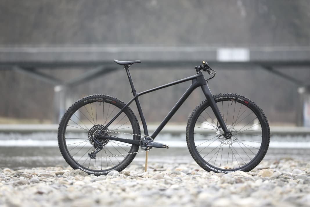 Is the VPace carbon hardtail with rigid fork as fast as it looks? We found out in the BIKE test.