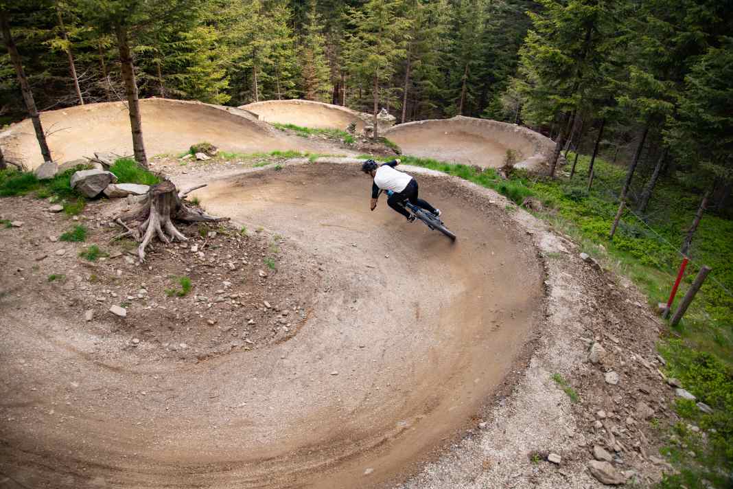 A different kind of curve discussion: school classes even go on excursions to the Wexl trails in St. Corona.
