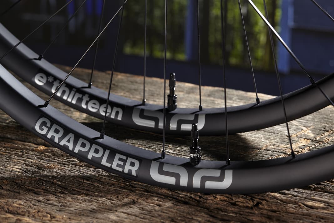 Nothing is too hard for the Grappler wheelset. This is ensured by the rims with a 30 millimetre rim width and the optimised carbon layup and improved aluminium alloy.