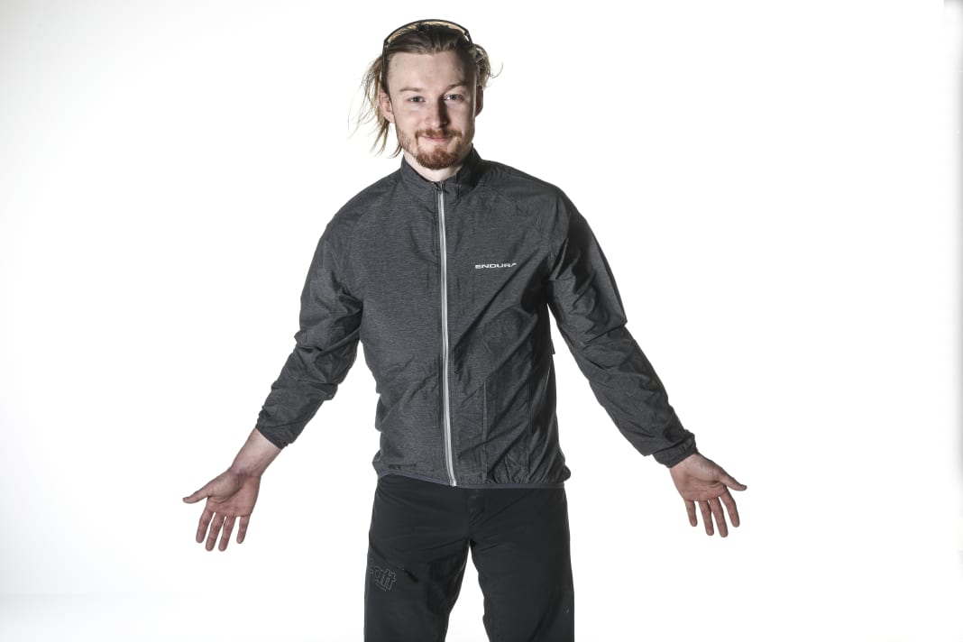 The Pakajak from Endura is also visually impressive when cruising through the city