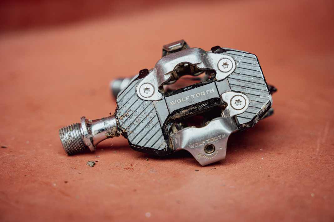 An unusual look for a trail pedal: Wolftooth has dispensed with a cage and pins on the CTRL, which saves an enormous amount of weight.