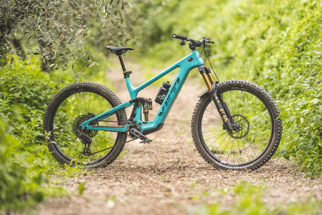 Between the worlds: The Yeti MTe aims to combine light-footed handling with the extra thrust and endurance of a "big" e-bike.