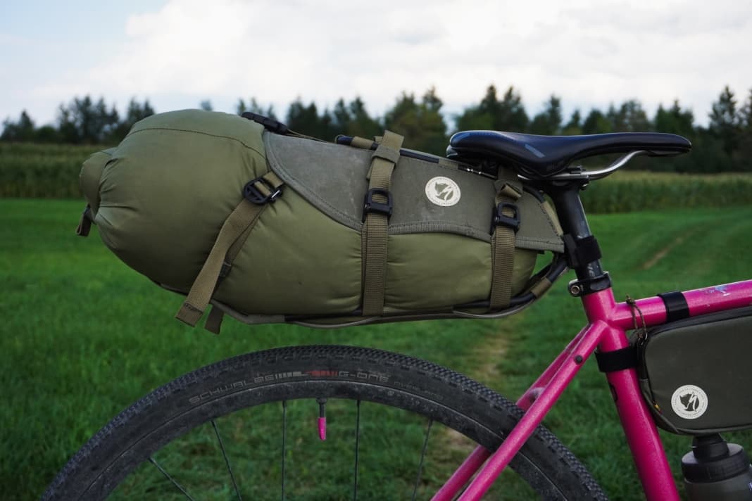Drybag de 16 litres dans le harnais.
