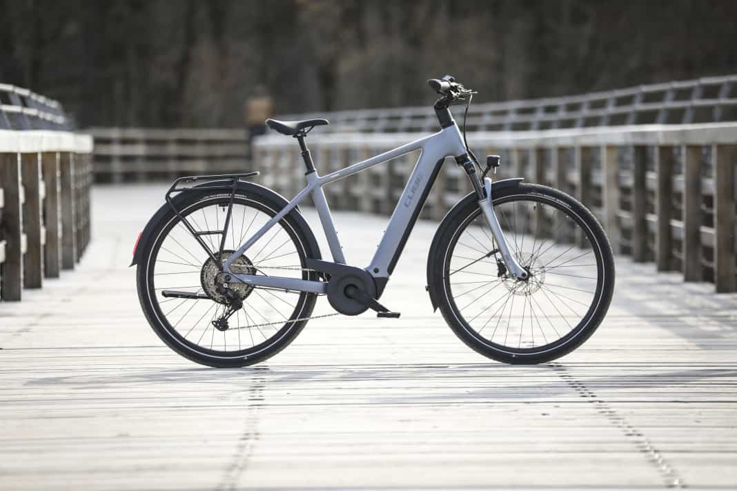 The Cube Touring Hybrid Pro 800 shows just how good an e-bike can be for just 3000 euros.