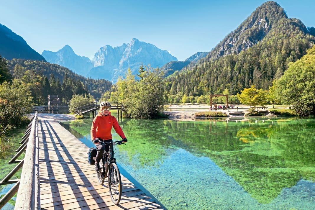 Postcard motif: Lake Jasna
