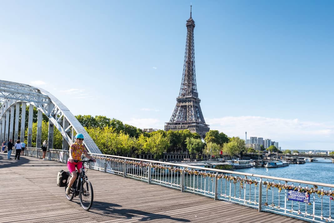 The Veloscenic long-distance cycle route starts in Paris