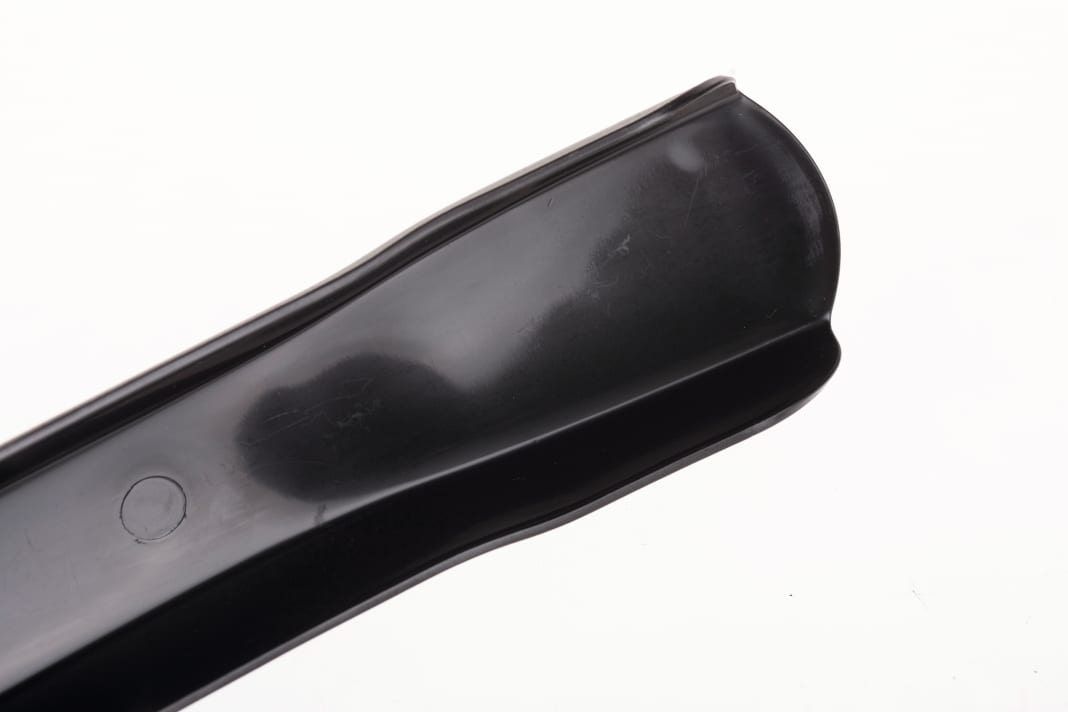 Das Defender von Topeak ist auf der Innenseite beschichtet, damit Schmutz nicht so leicht anhaften kann und es leichter zu reinigen ist.