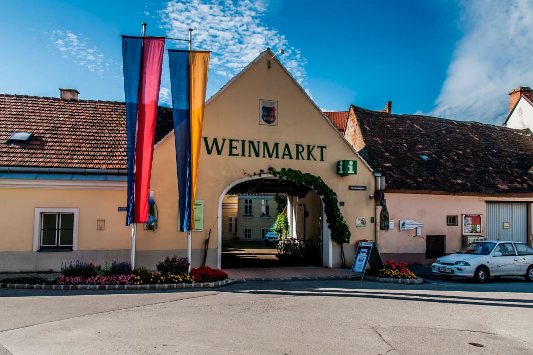 Wine market in Poysdorf