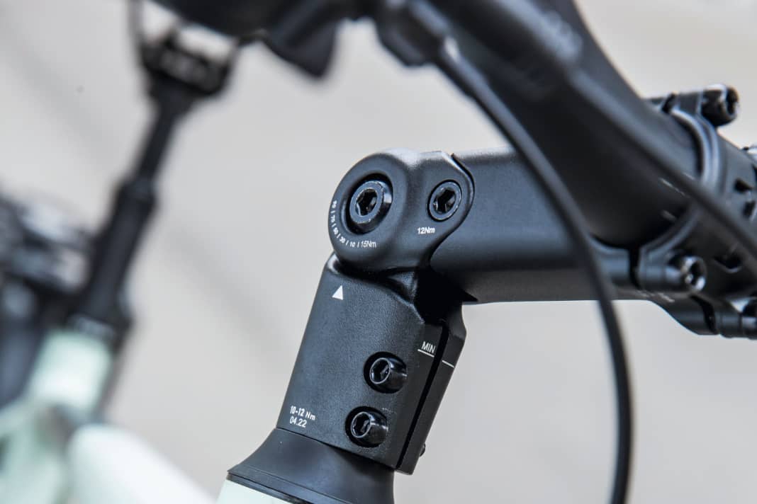 Cube Touring One: Solide ausgelegte Teile am Lenkkopf sorgen für hohe Verwindungssteifigkeit und generieren ein vertrauenerweckendes Fahrverhalten.