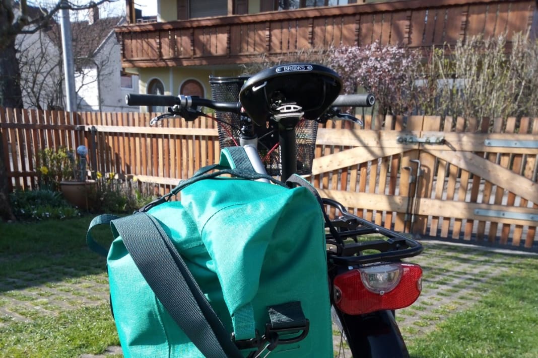 Die neue Deuter Weybridge 25+5l eignet sich für den Einkauf im Supermarkt und als Reisetasche