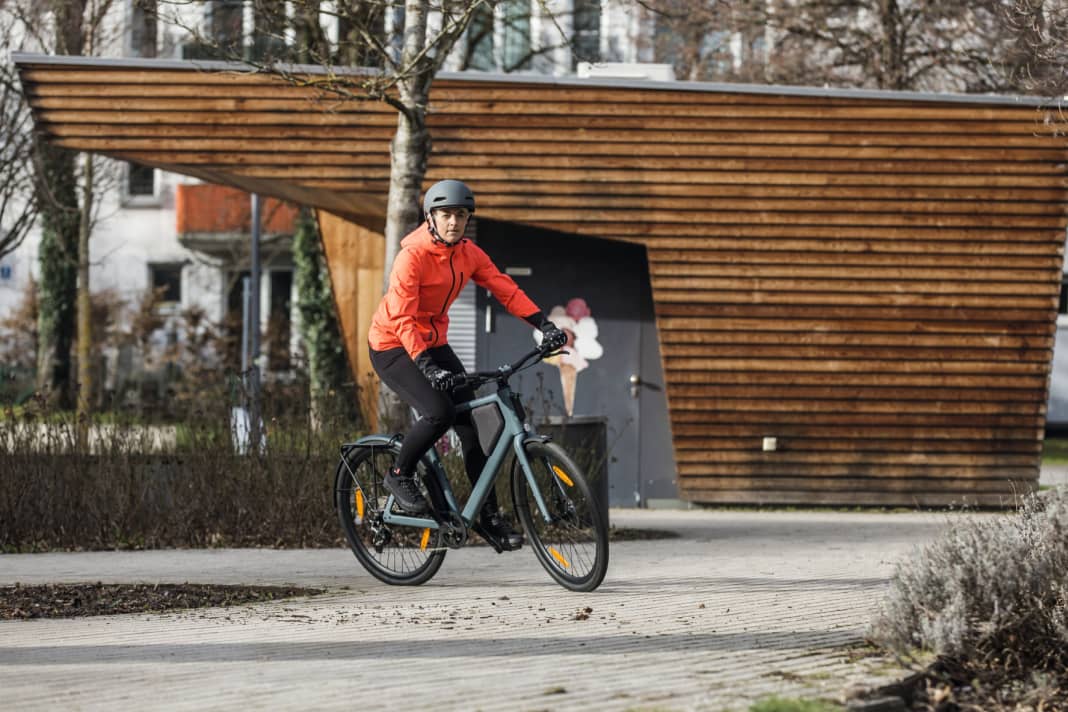 The Lemmo One, formerly Lemo One, claims to be a pedelec and an organic bike.