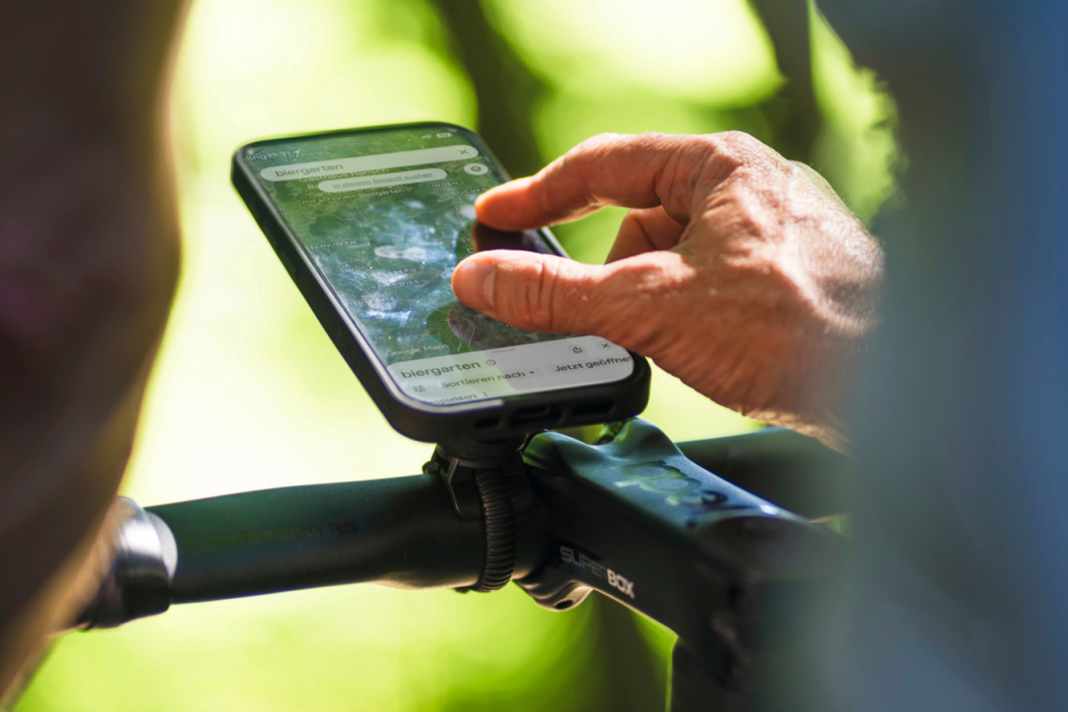 Support pour smartphone destiné au vélo de course