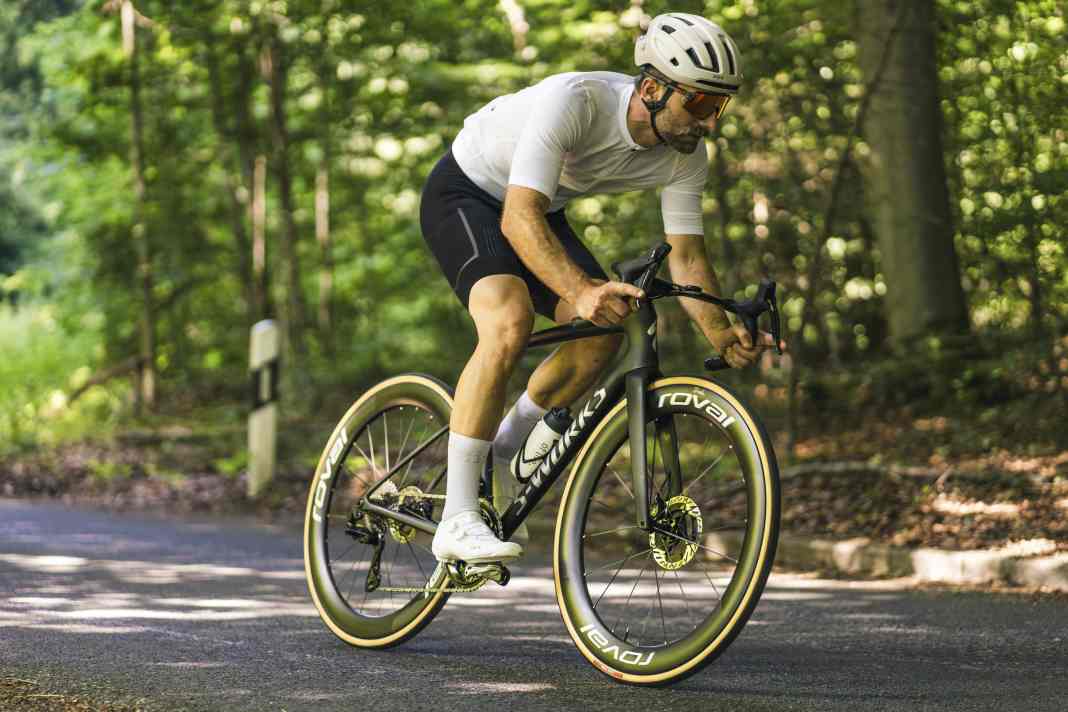 With the S-Works Tarmac SL9, Specialized is once again aiming to set the benchmark for road bikes