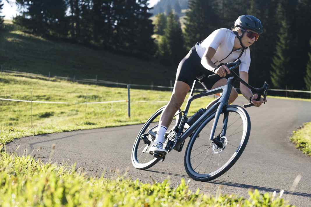 Le Rose Shave reprend le design du Shave FF, un modèle de course professionnel