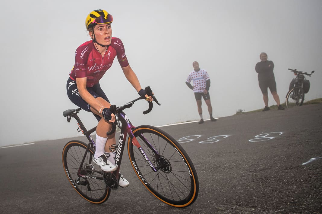 Die neue Grande Dame? Demi Vollering gewann die Tour de France Femmes mit einer beeindruckenden Leistung am Col du Tourmalet.
