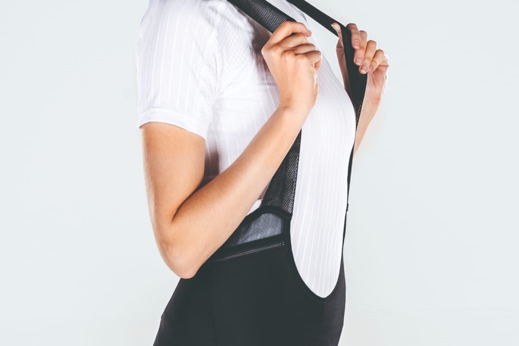 In the practical test, our testers evaluate all cycling shorts in direct comparison according to previously defined criteria.