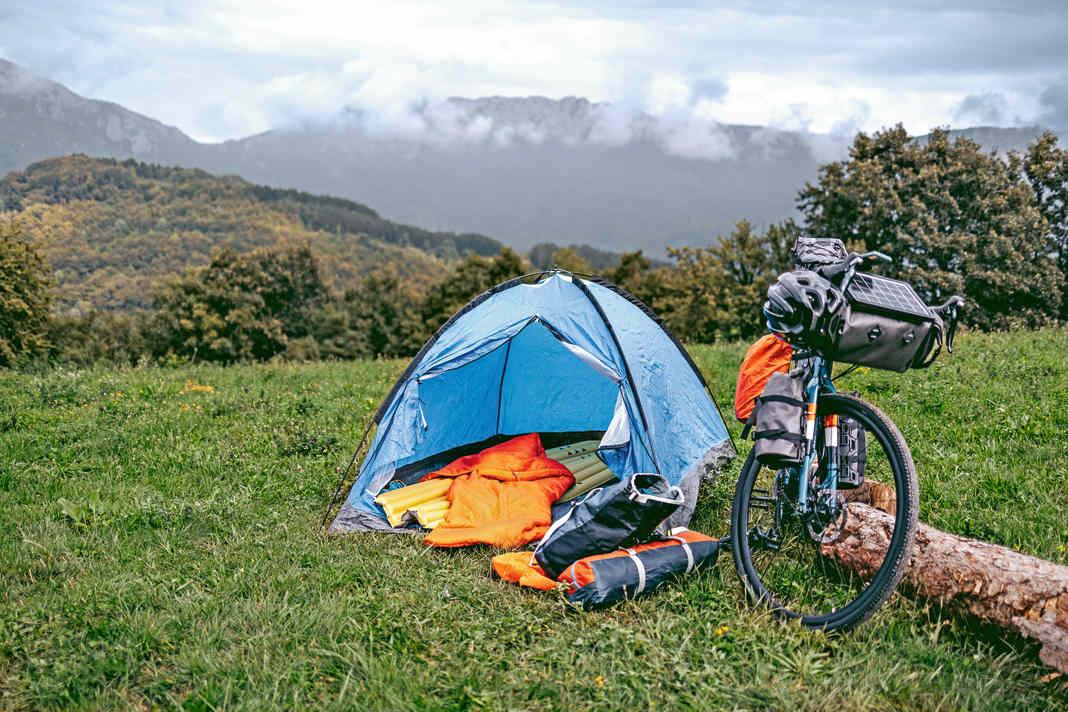 Radreise-Equipment: Verschiedene Bikepacking-Taschen für unterschiedliche Einsatzzwecke