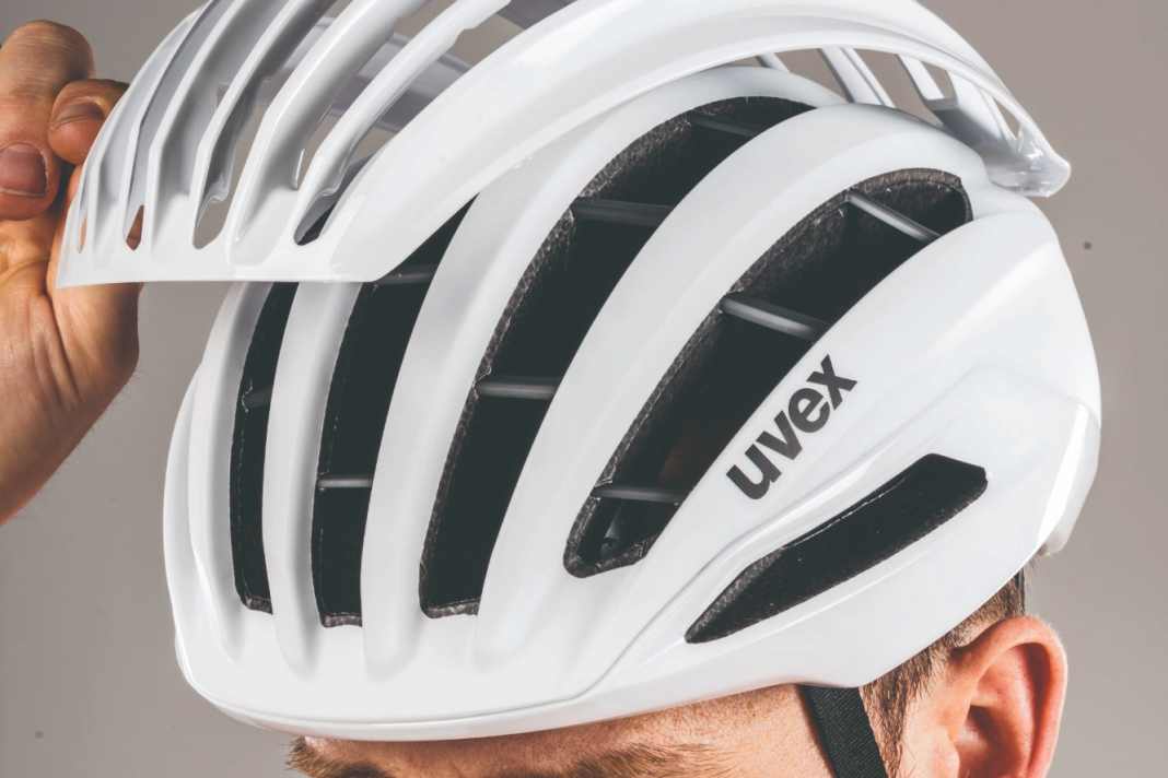 Das Aero-Cover reduziert  den Luftstrom wirkungsvoll, an kühlen Tagen ist es unter dem Helm weniger zugig