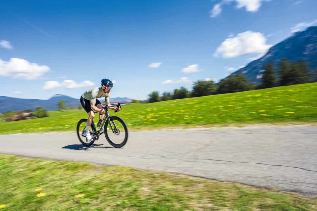 Competition bikes under 7,000 euros in the TOUR test