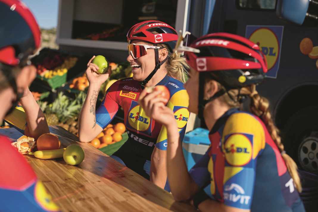 What do professionals eat before, after and during long bike rides? We asked an absolute expert.