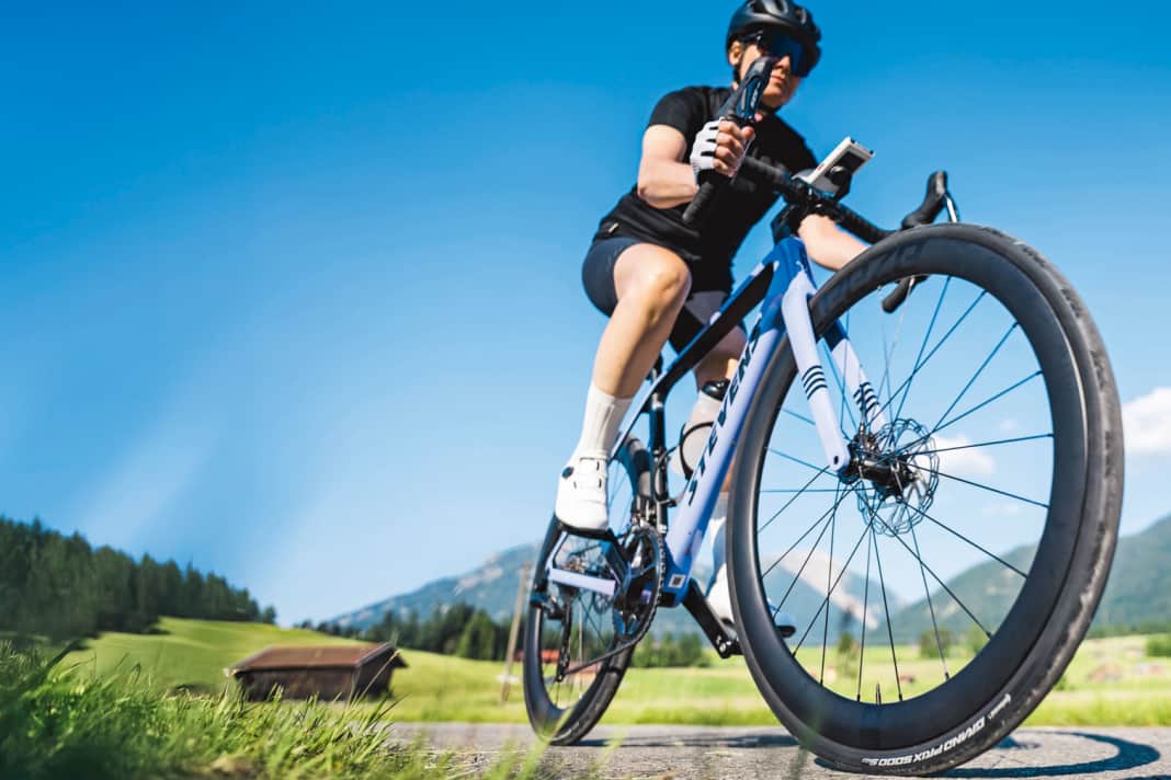 Carbon-Laufräder unter 1000 Euro im TOUR-Test. Wie gut können sie mit teuren Modellen mithalten?