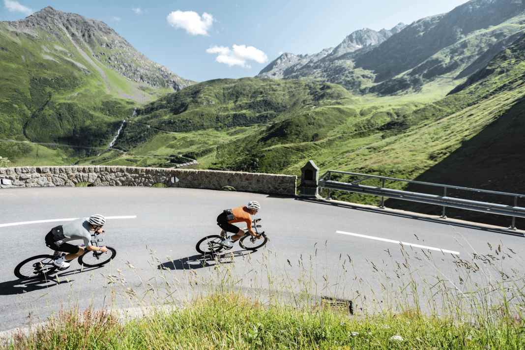 Lorsque le swing des virages n'en finit plus, on est dans la région d'Andermatt pour le vélo de course
