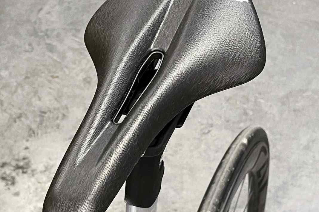 Selle de vélo de course Fizik Arione R1 Light